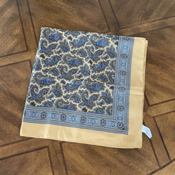 # The Rack Scarf. - Picture 6 of 9